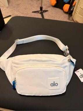 ALO Yoga | Bags | Alo Yoga Explorer Belt Bagwaterresistant